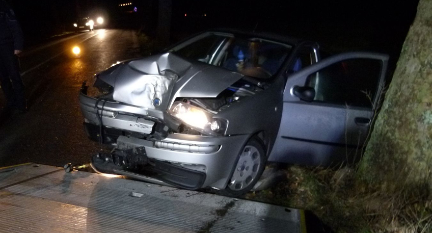 Auf glatter Stra&szlig;e ins Schleudern geraten