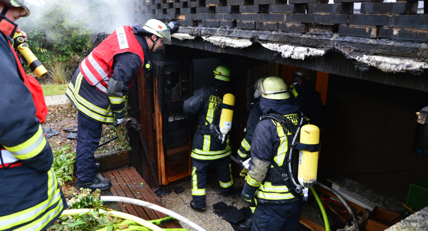 Sauna geht in Flammen auf