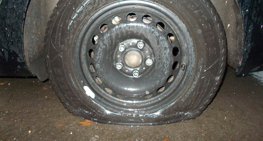 20170112 hallo minden reifen zerstochen nettelbeckstrasse.jpg