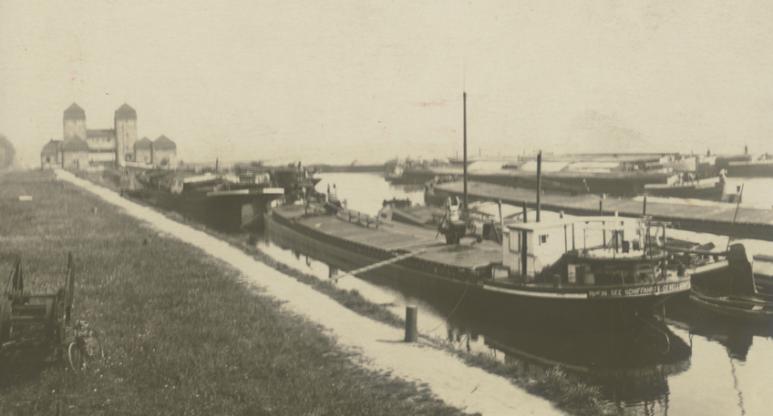 Ausstellung: Menschen, Schiffe und Maloche