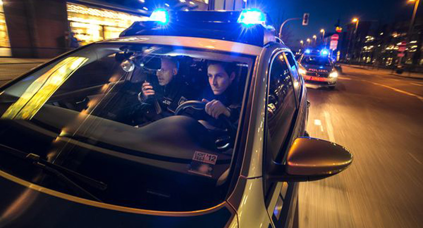 Verfolgungsjagd zu Fuß und mit Auto