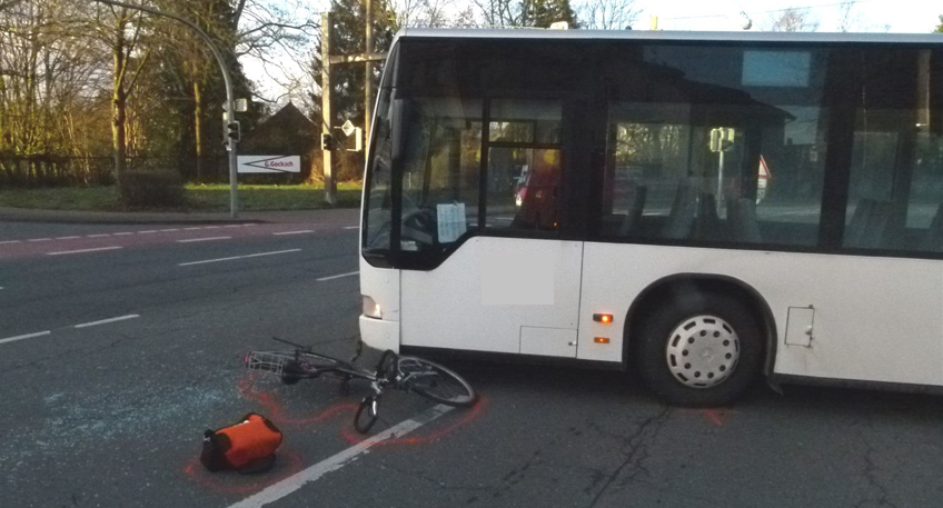 Linienbus erfasst Radfahrerin auf der Viktoriastraße