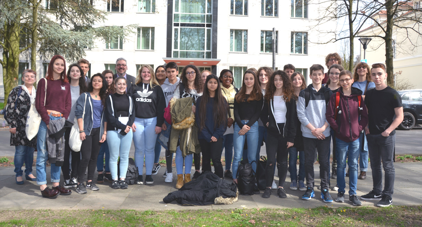 Bürgermeister empfängt Gastschüler aus Genf im Rathaus Bürgermeister empfängt Gastschüler aus Genf im Rathaus