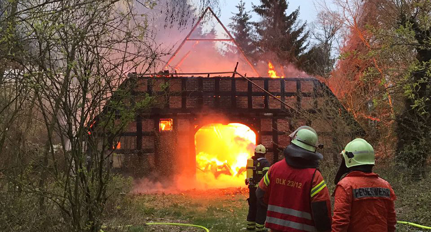 Ein Toter bei Wohnhausbrand