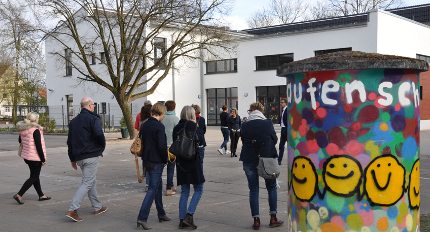 Hohenstaufenschule - 'Bunte Schule' feiert Einweihung