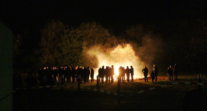 Osterfeuer prägen das Wochenende bei den Feuerwehren Osterfeuer prägen das Wochenende bei den Feuerwehren