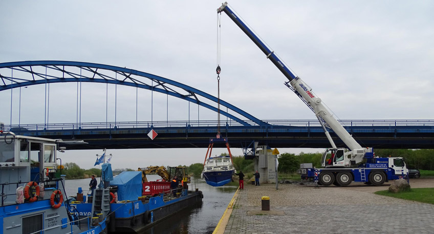 20170421-hallo-minden-havariertes-boot-geborgen