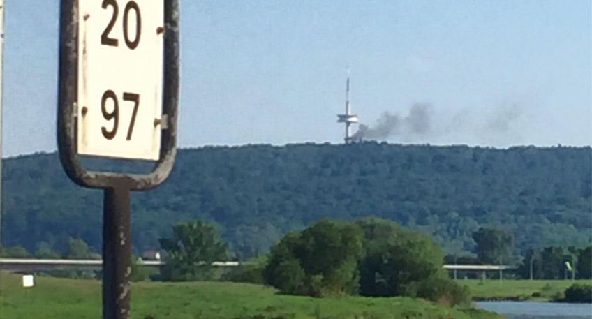 20170522-hallo-minden-brand-klo-fernsehturm-porta-westfalica