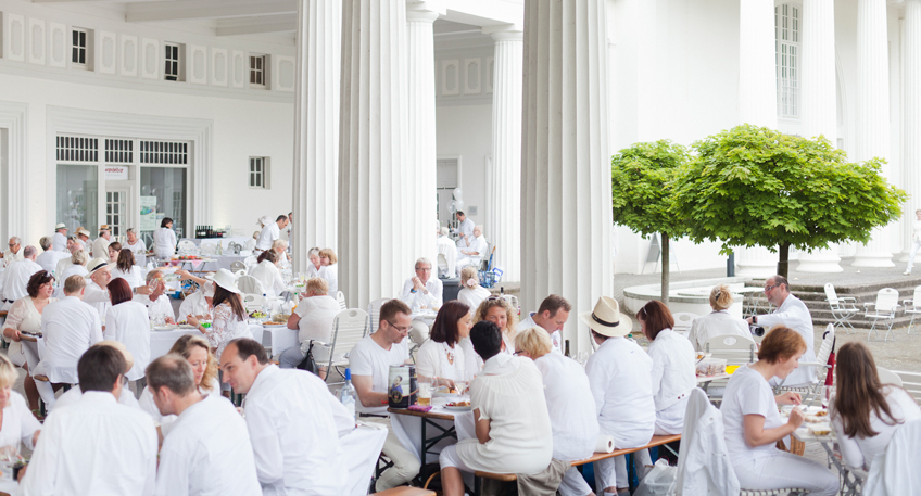 'Dîner en blanc' im Kurpark Bad Oeynhausen