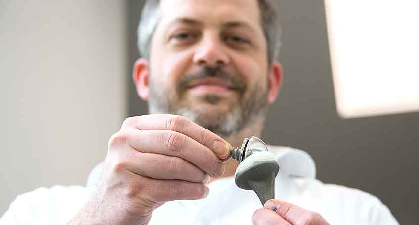 Neue Schulterprothese eingesetzt - Innovation am Mindener Klinikum