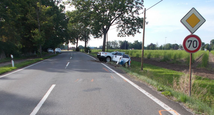 Auto überschlägt sich nach Kollision auf dem Mindener Postweg