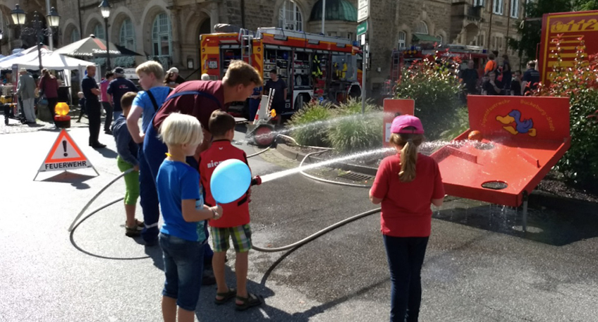 Feuerwehr in B&uuml;ckeburg pr&auml;sentierte sich zur Nachwuchswerbung