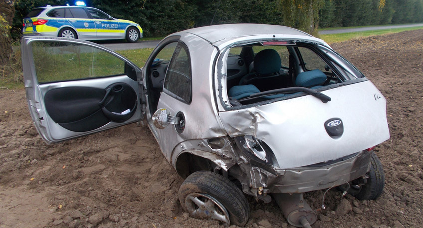 20170927 hallo minden unfall baum ford