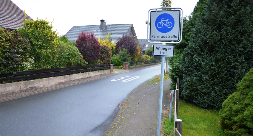 Neue Fahrradstraße eingerichtet: Fahrräder haben Vorrang vor Autos