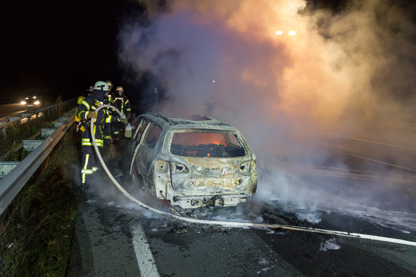 20171007-hallo-minden-brand-auto-autobahn-a2