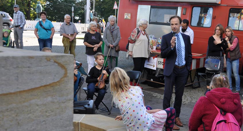 Feierliche Einweihung des Brunnens am Wesertor