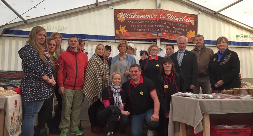 Estnische H&auml;ndler zu Gast auf dem Windheimer Markt