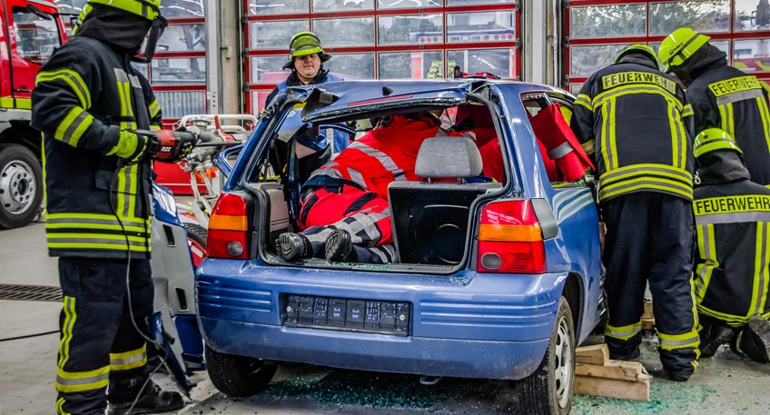 Mindener Medizinstudenten besuchen Feuer- und Rettungswache