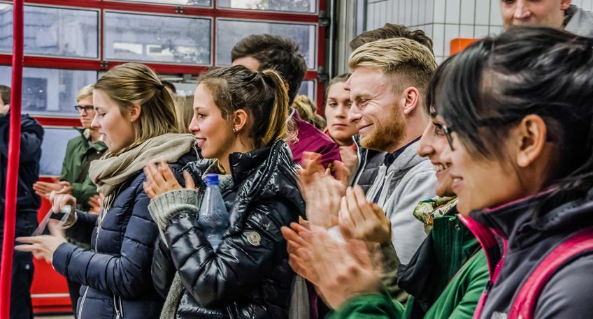 Mindener Medizinstudenten besuchen Feuer- und Rettungswache