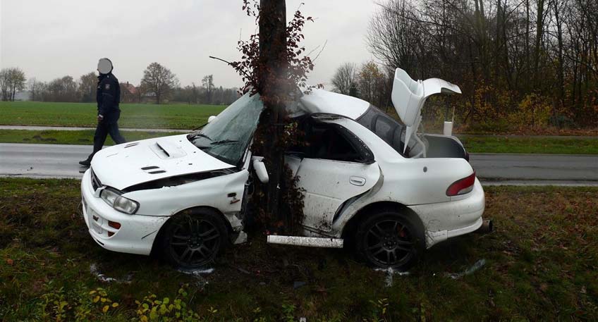 20171122 hallo minden unfall baum