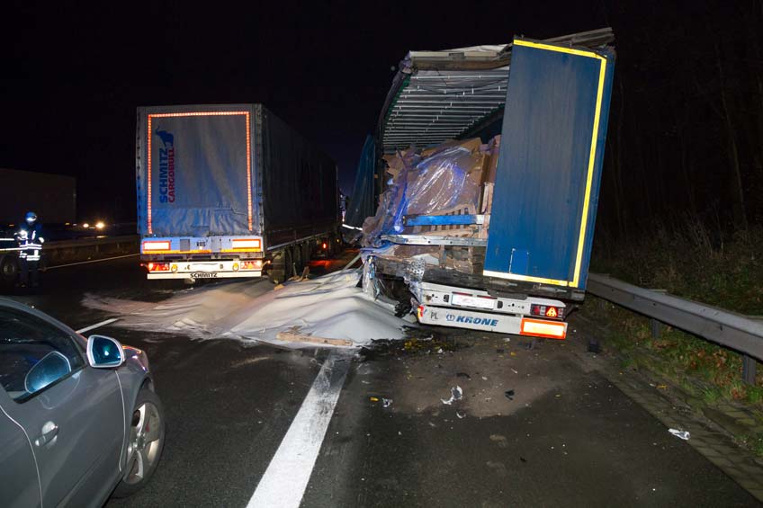 20171201 hallo minden unfall a2 lkw gefahrenstoffe 00