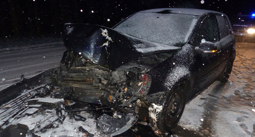 20171204 hallo minden petershagen unfall schnee baum