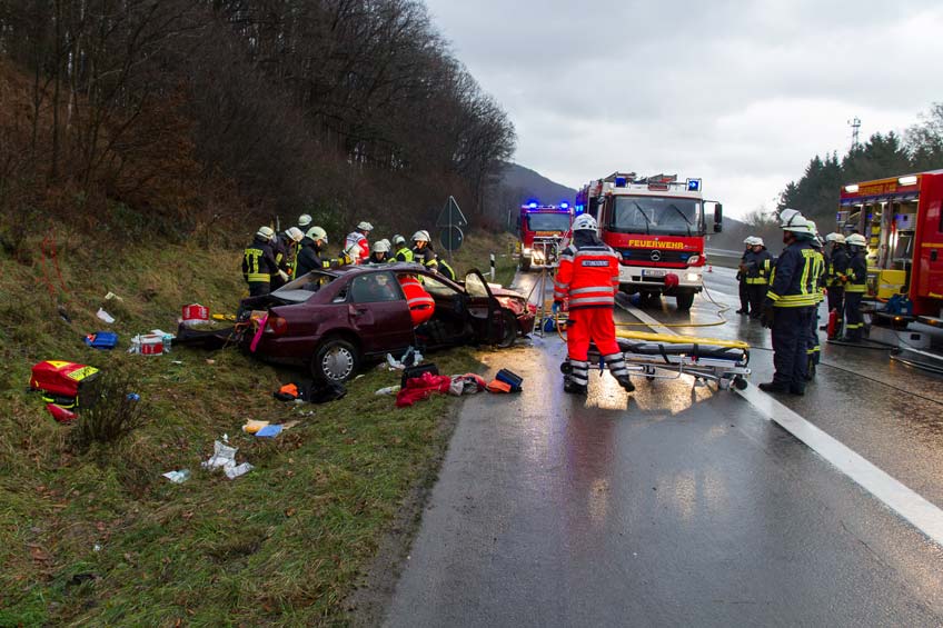 20171226 hallo minden unfall a2 bad eilsen 00.jpg
