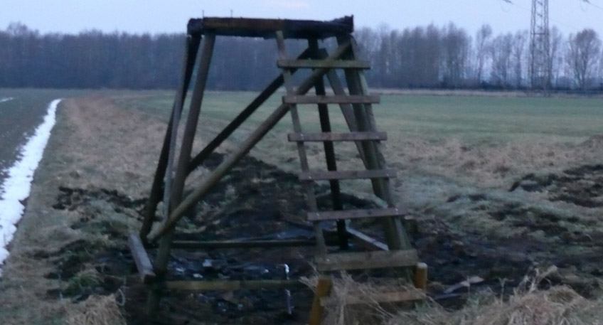 20180305-hallo-minden-hochsitz-brennt