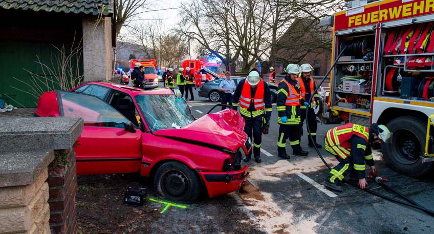 20180315 hallo minden schwerer unfall frontalzusammenstoss neesen