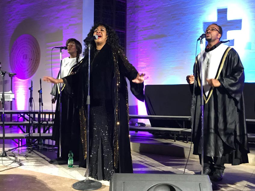 Gospel-Legende Deborah Woodson verzaubert Minden