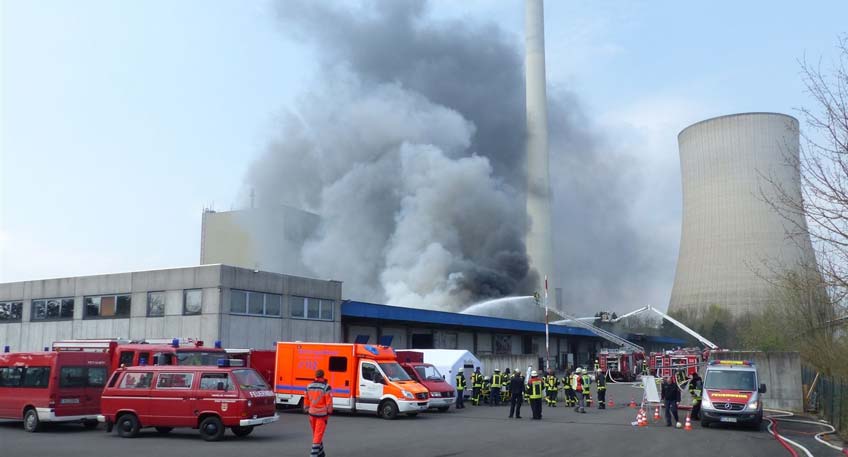 20180411 hallo minden brand lagerhalle petershagen lahde.jpg