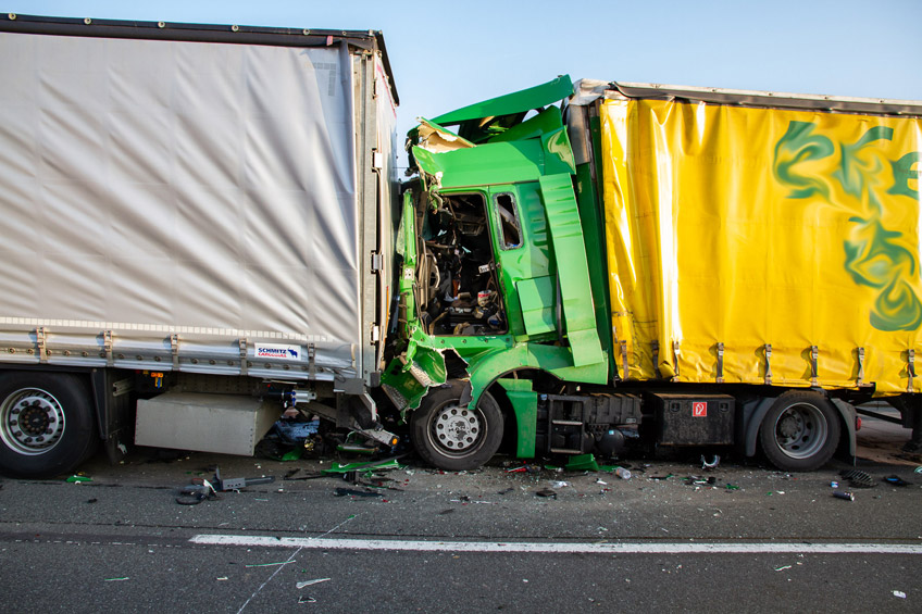 20180418 hallo minden unfall a2 lkw 02