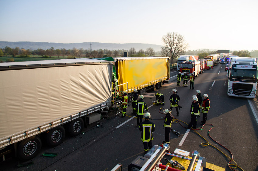 20180418 hallo minden unfall a2 lkw 02