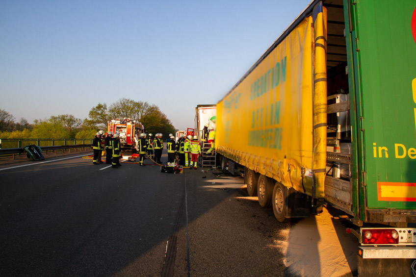 20180418 hallo minden unfall a2 lkw 02