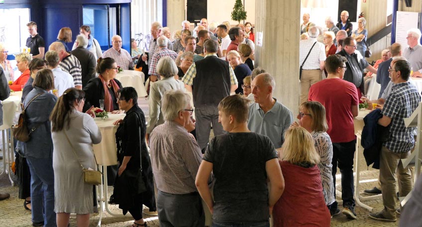 B&uuml;rgermeister l&auml;dt Wahlhelfer ins Rathaus ein
