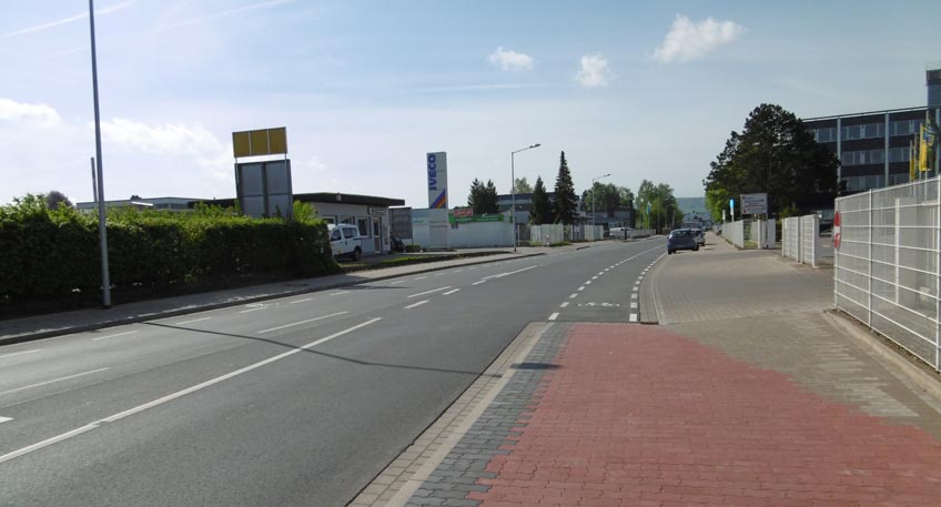 Wittelsbacherallee für Radverkehr ausgebaut Wittelsbacherallee für Radverkehr ausgebaut