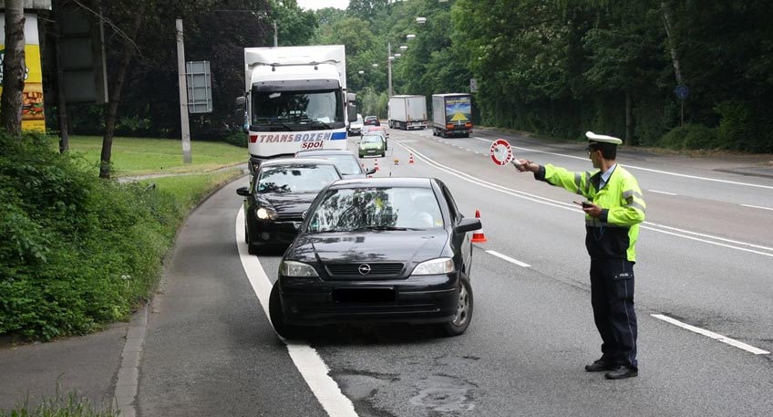 Das ist auch interessant: Song zur Fußball WM stammt aus Minden  26-Jähriger bei Auffahrunfall schwer verletzt  Spannende Themenführungen durch Minden  Sperrung des Weserauentunnels in Porta Westfalica