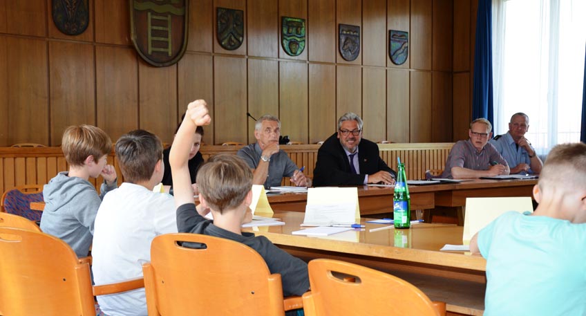 Kinderparlament: Grundschüler sprechen mit dem Bürgermeister