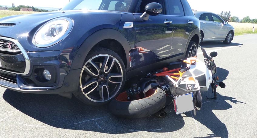 Zahlreiche Unfälle mit Motorradfahrern im Mühlenkreis Zahlreiche Unfälle mit Motorradfahrern im Mühlenkreis