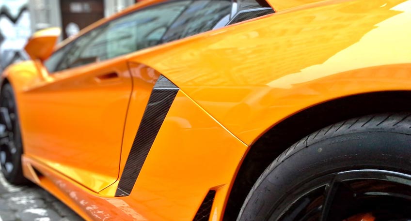 Autofahrer fährt in verunglückten Lamborghini auf A2