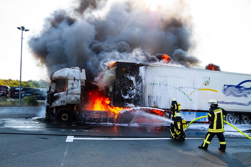 20180728 hallo minden poreta brand lkw 00.jpg