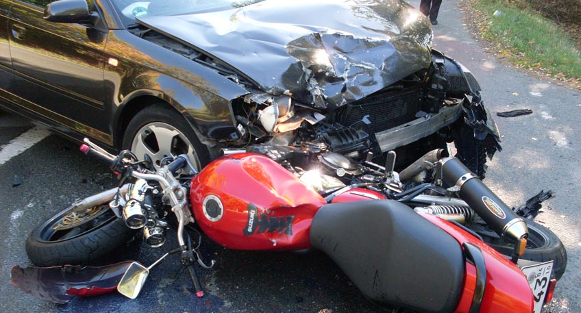 Schwerer Unfall: Motorradfahrer in Klinik geflogen