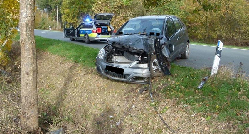 20181107 hallo minden unfall baum