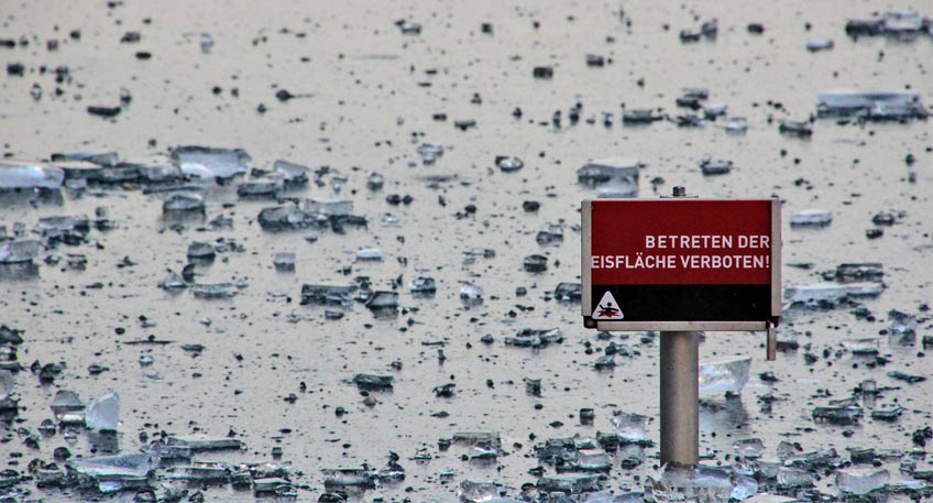 Eisflächen nicht betreten - Viele Gewässer frieren zu