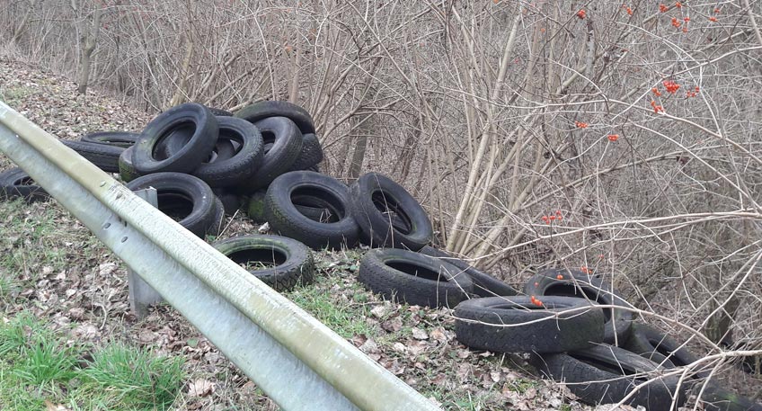 Illegale Müllentsorgung: 150 Reifen am Mittellandkanal entdeckt