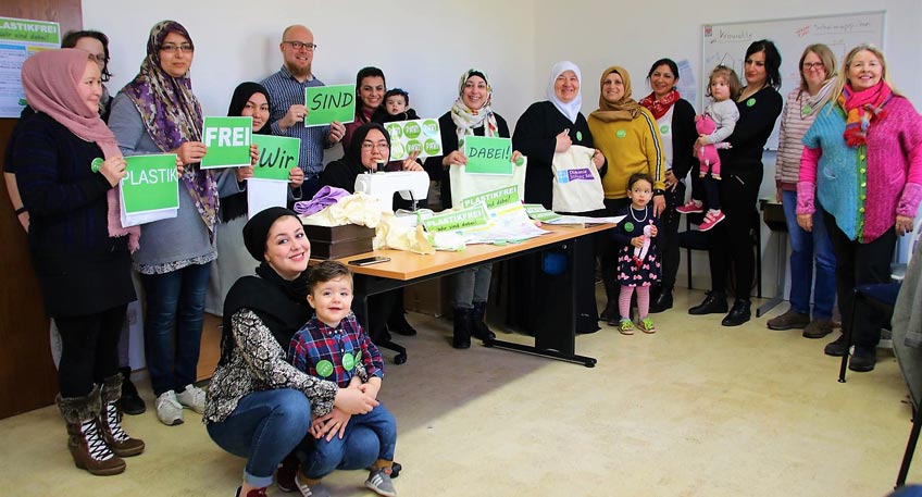 Geflüchtete Frauen nähen für den plastikfreien Einkauf Geflüchtete Frauen nähen für den plastikfreien Einkauf