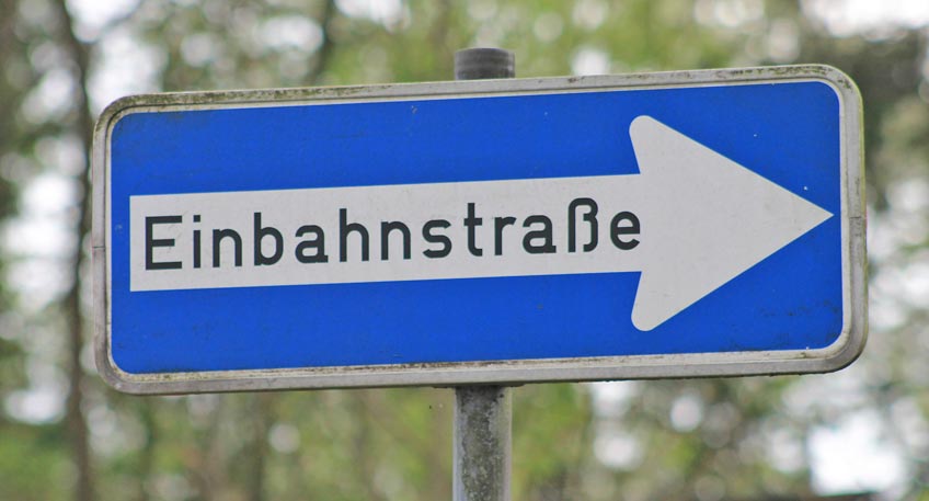 Vorübergehende Einbahnstraßenregelung auf Königstraße Vorübergehende Einbahnstraßenregelung auf Königstraße
