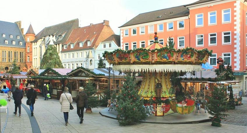 Das ist auch interessant: Wochenprogramm des Mindener Weihnachtsmarkts Hier wird geblitzt Aktuelle Verkehrsmeldungen Zwei Vermummte rauben Tageseinnahmen im NP-Markt 20190824 hallo minden bannder hamiAnzeige