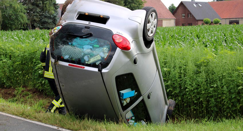 20200704 hallo minden auto im feld