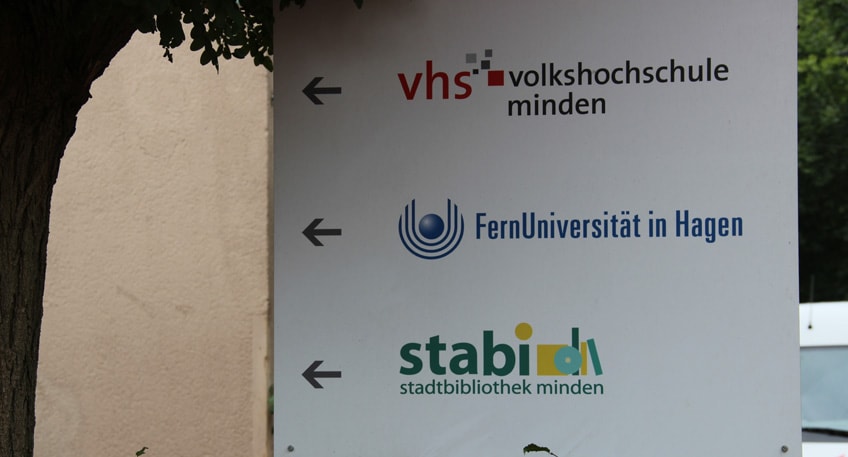 Die Stadtbibliothek Minden erweitert nach den Sommerferien ihre &Ouml;ffnungszeiten. Die st&auml;dtische Einrichtung wird ab dem 17. August wieder am Montag, Dienstag, Donnerstag und Freitag durchgehend von 11 bis 17 Uhr ge&ouml;ffnet sein und auch am Samstag kann in der Zeit von 10 bis 13 Uhr in den Regalen gest&ouml;bert werden.